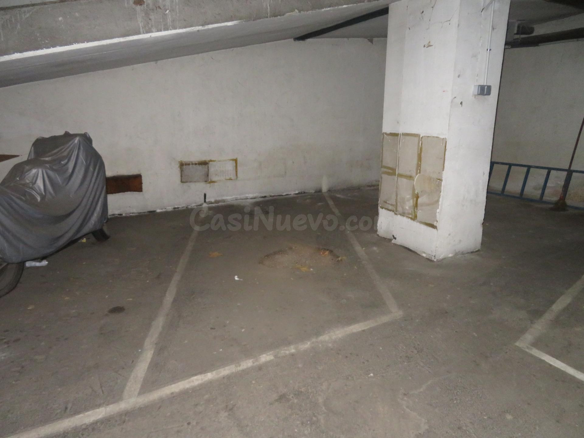 PLAZA DE PARKING PARA MOTO EN LA CALLE TAMARIT
