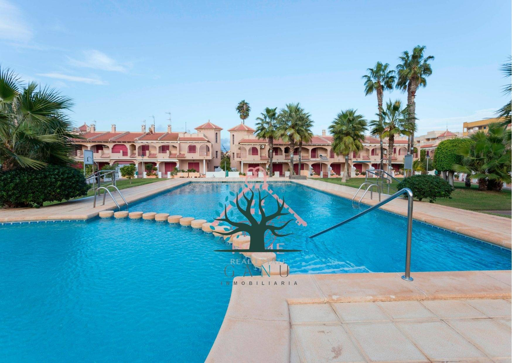 ¿BUSCAS PRIMERA LÍNEA EN RESIDENCIAL CON PISCINA?