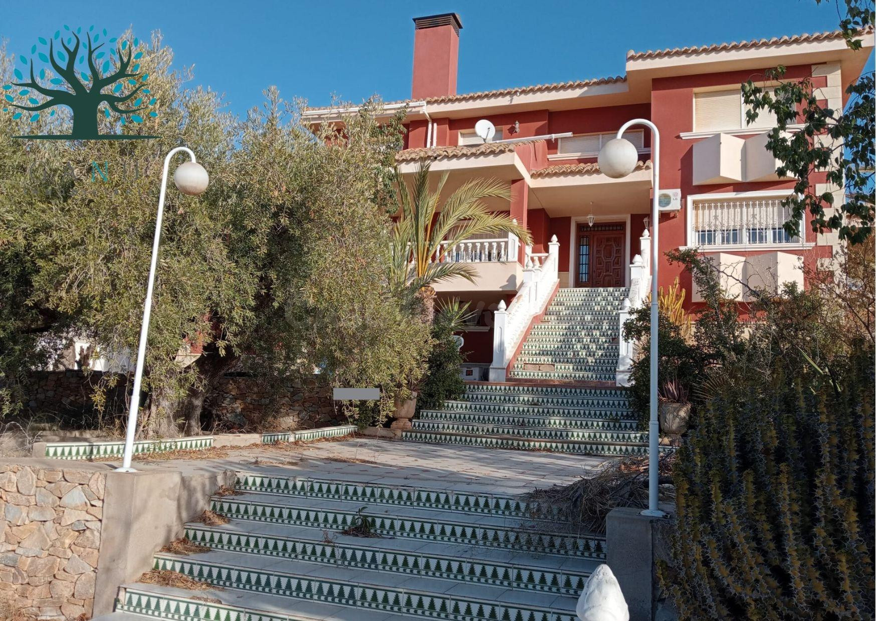 ESPECTACULAR CHALET EN MAZARRÓN PUEBLO