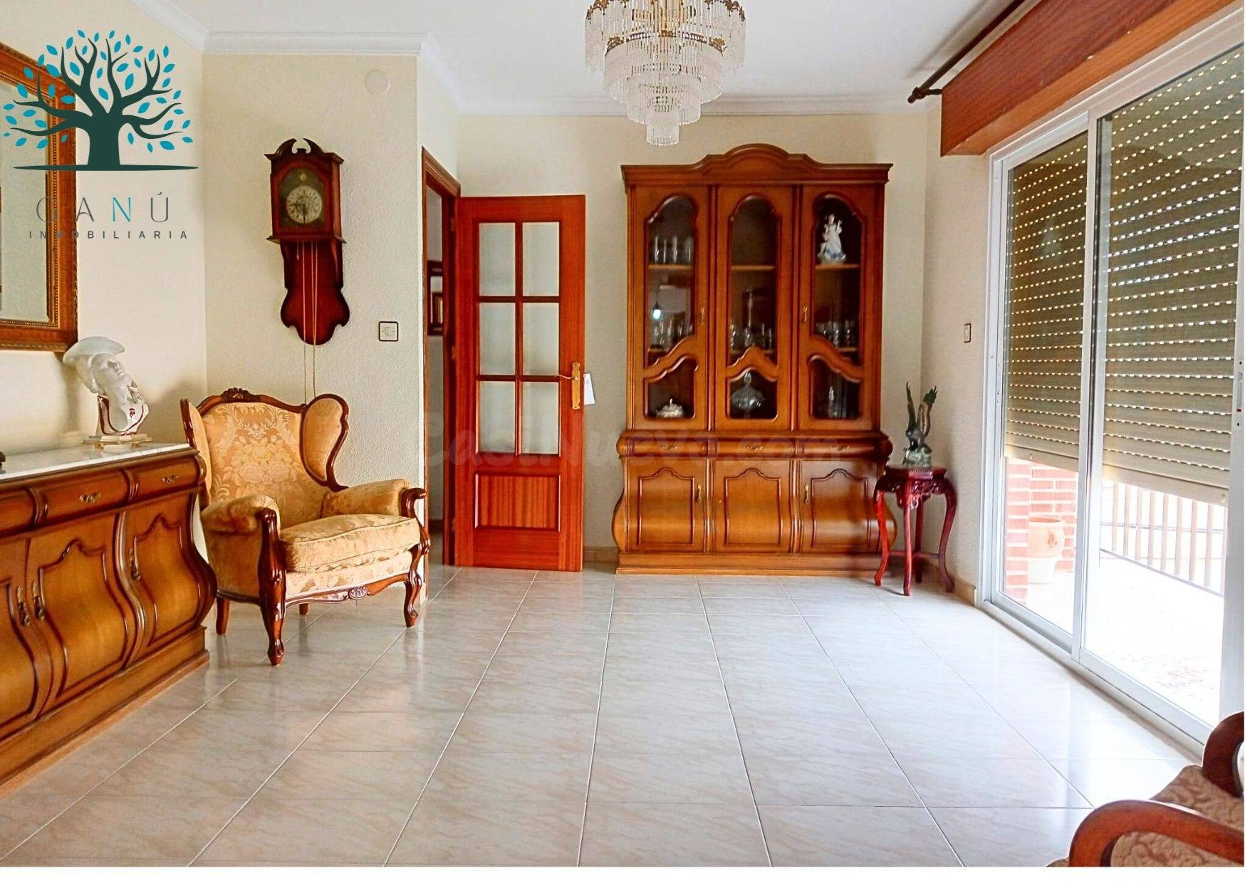 PISO DE MÁS DE 160 METROS CERCA DEL PASEO MARÍTIMO
