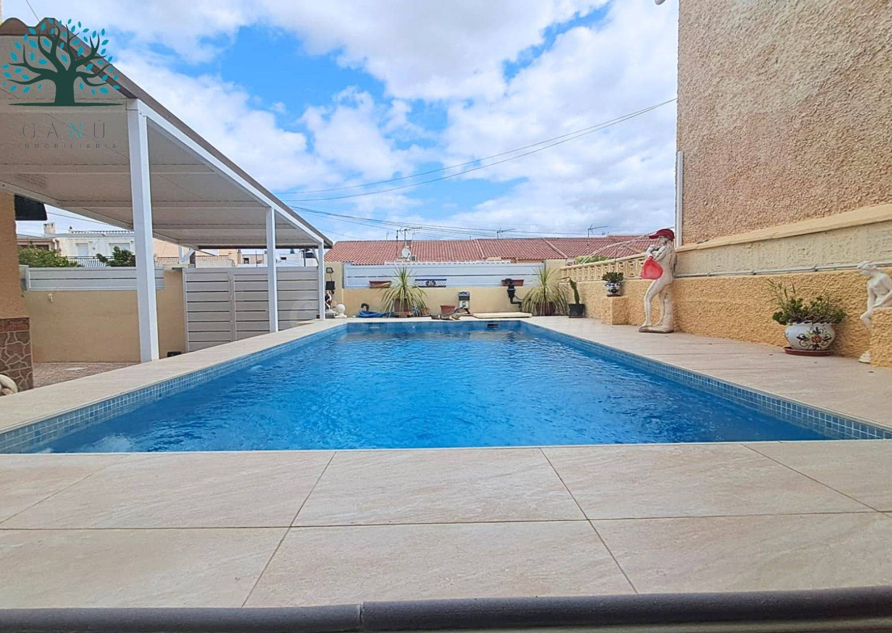 DÚPLEX CON TERRAZA LATERAL Y PISCINA PRIVADA
