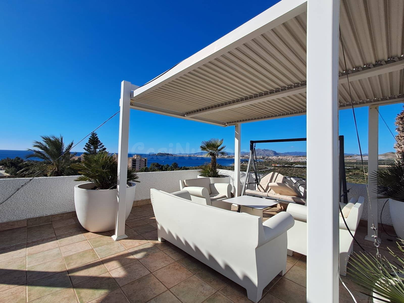 ESPECTACULAR CHALET EN ISLA PLANA
