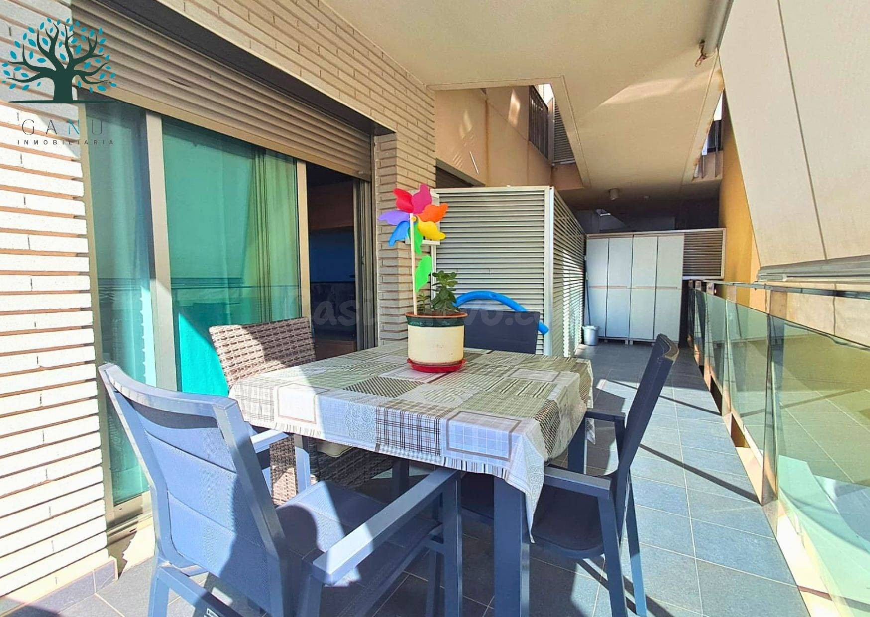 APARTAMENTO EN PLENO CENTRO EN RESIDENCIAL CON PISCINA