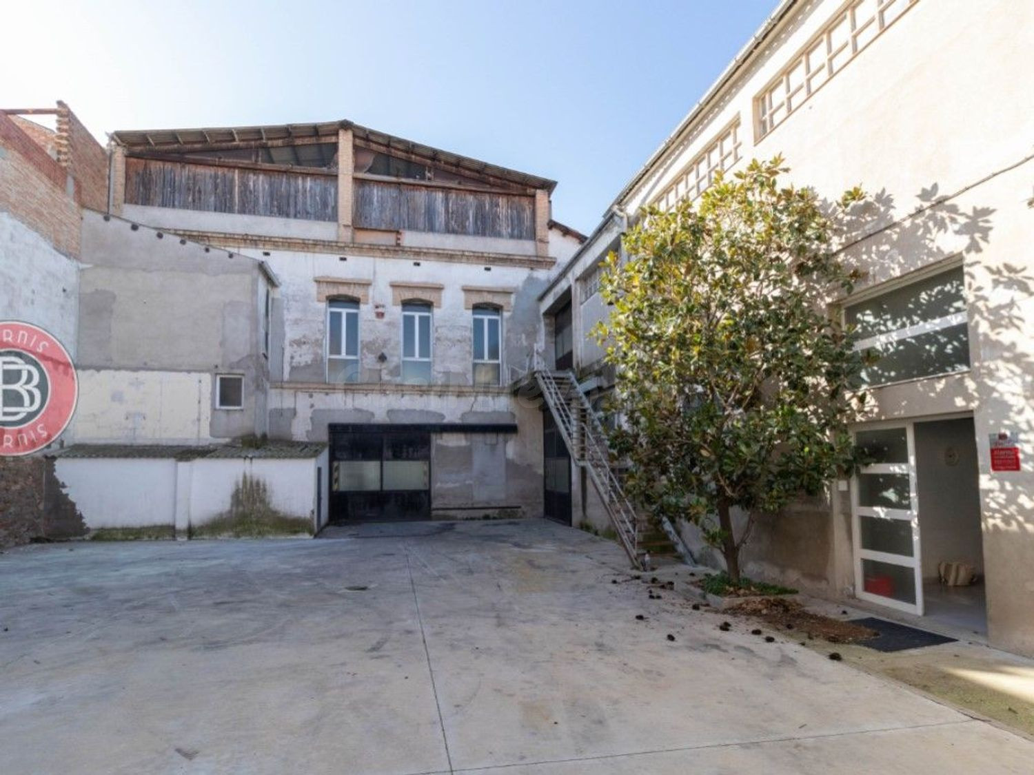 Local comercial 2040m² en venta - Rec