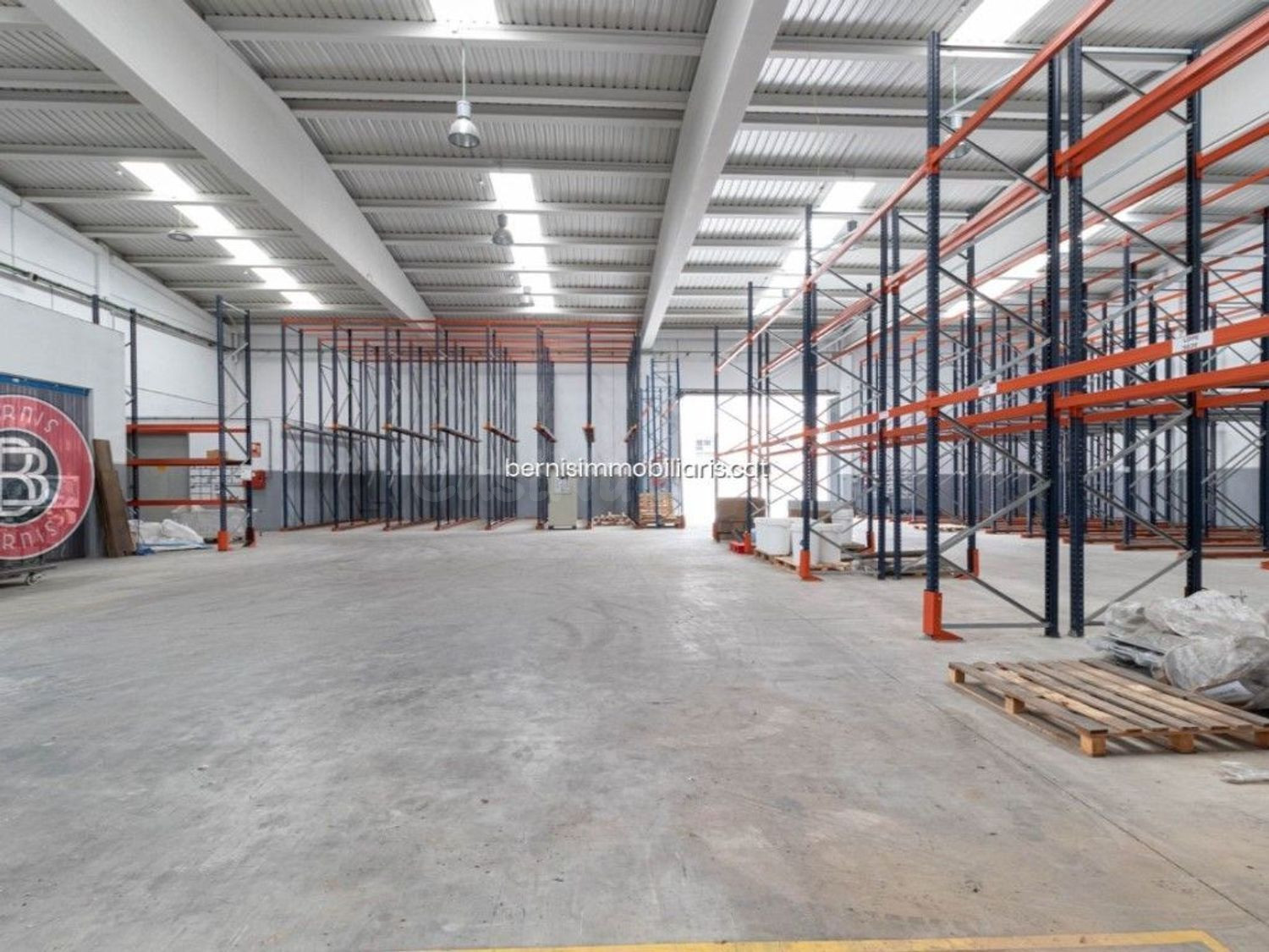 Local comercial 1932m² en venta - La plana