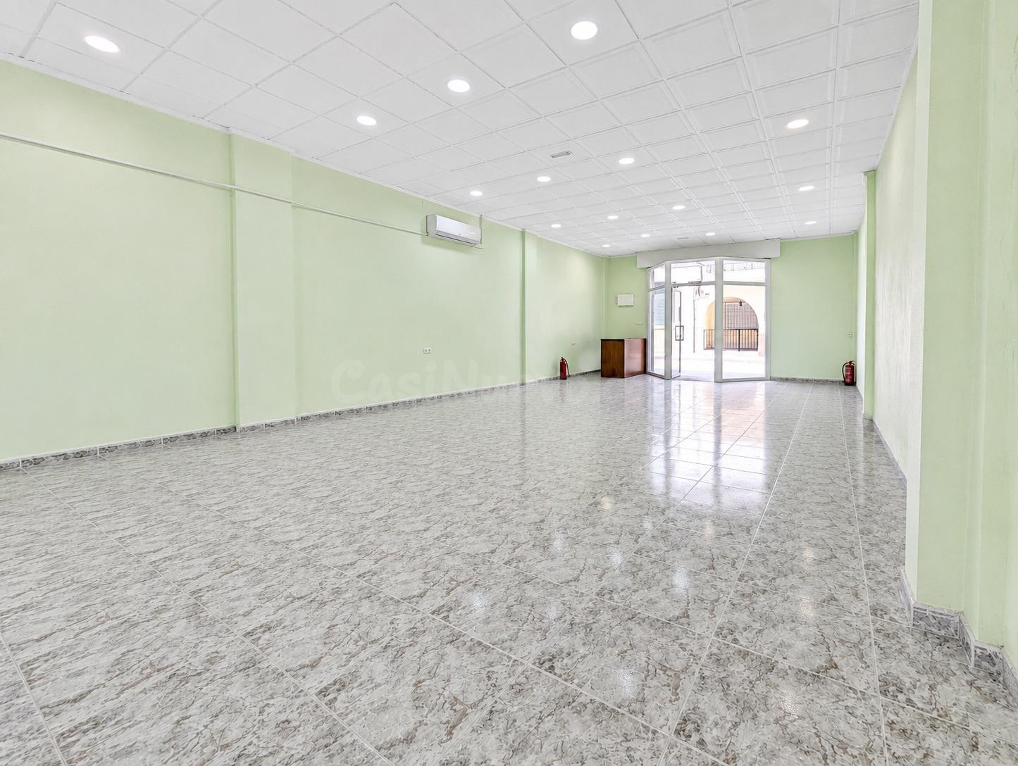Local comercial en venta en Torre de la Horadada, a pocos metros de la Playa de los Jesuitas