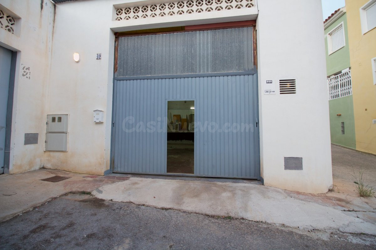 Se vende nave industrial