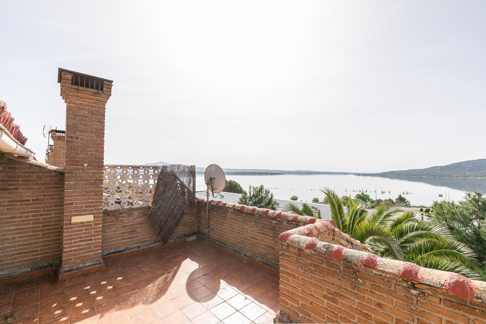 Chalet en Manzanares el Real - Oportunidad Única