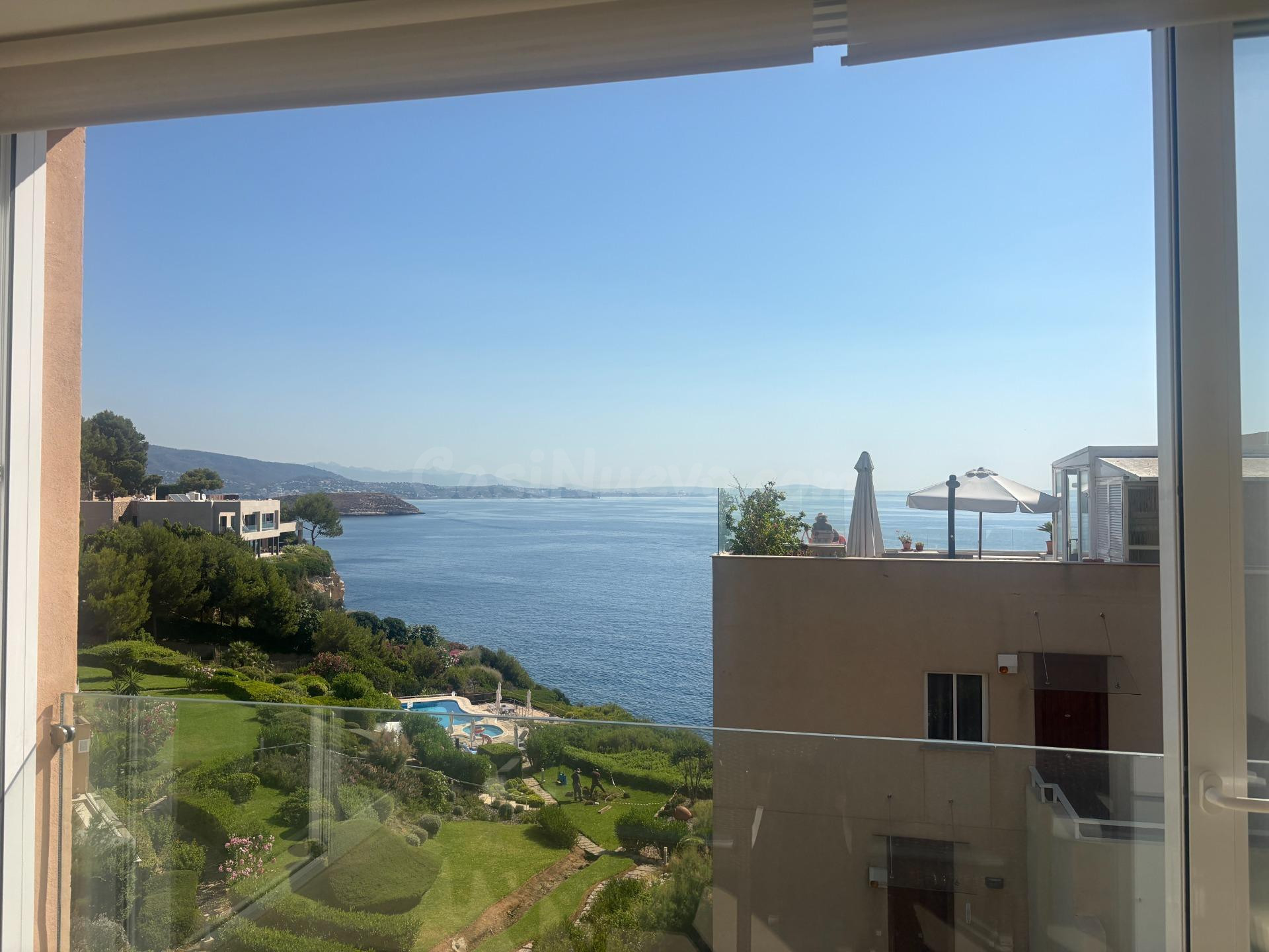 Exclusivo Piso con Impresionantes Vistas al Mar y Acceso Privado a la Playa en Cala Vinyes, Calvià