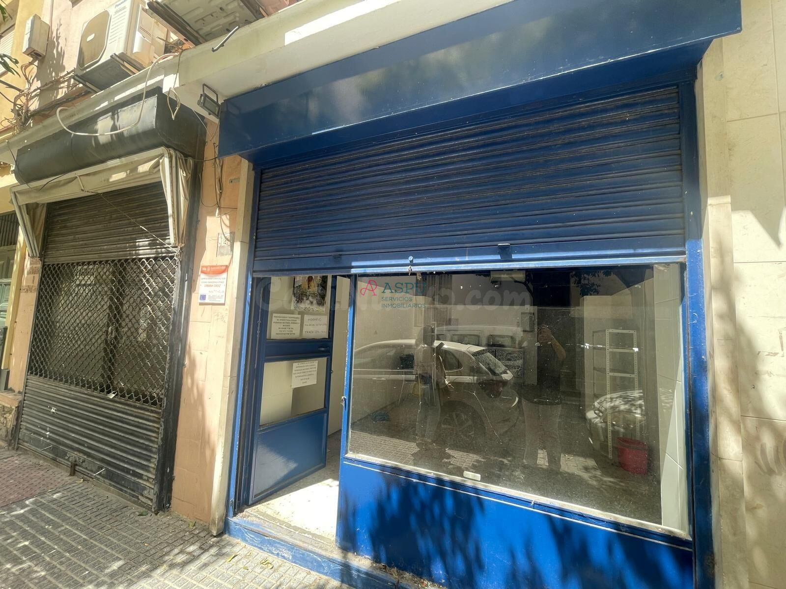 ¡¡¡AMPLIO LOCAL EN CALLE COMERCIAL JUNTO A LA CALETA!!!