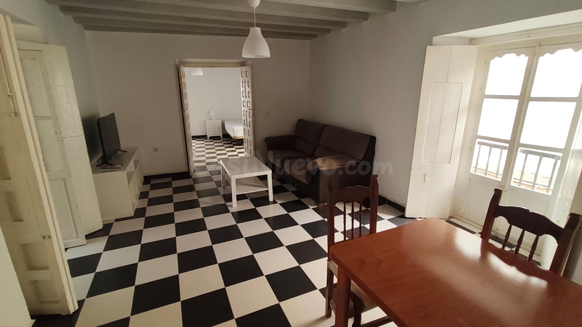 ALQUILER TEMPORAL DE VIVIENDA EN EL CENTRO DE CADIZ