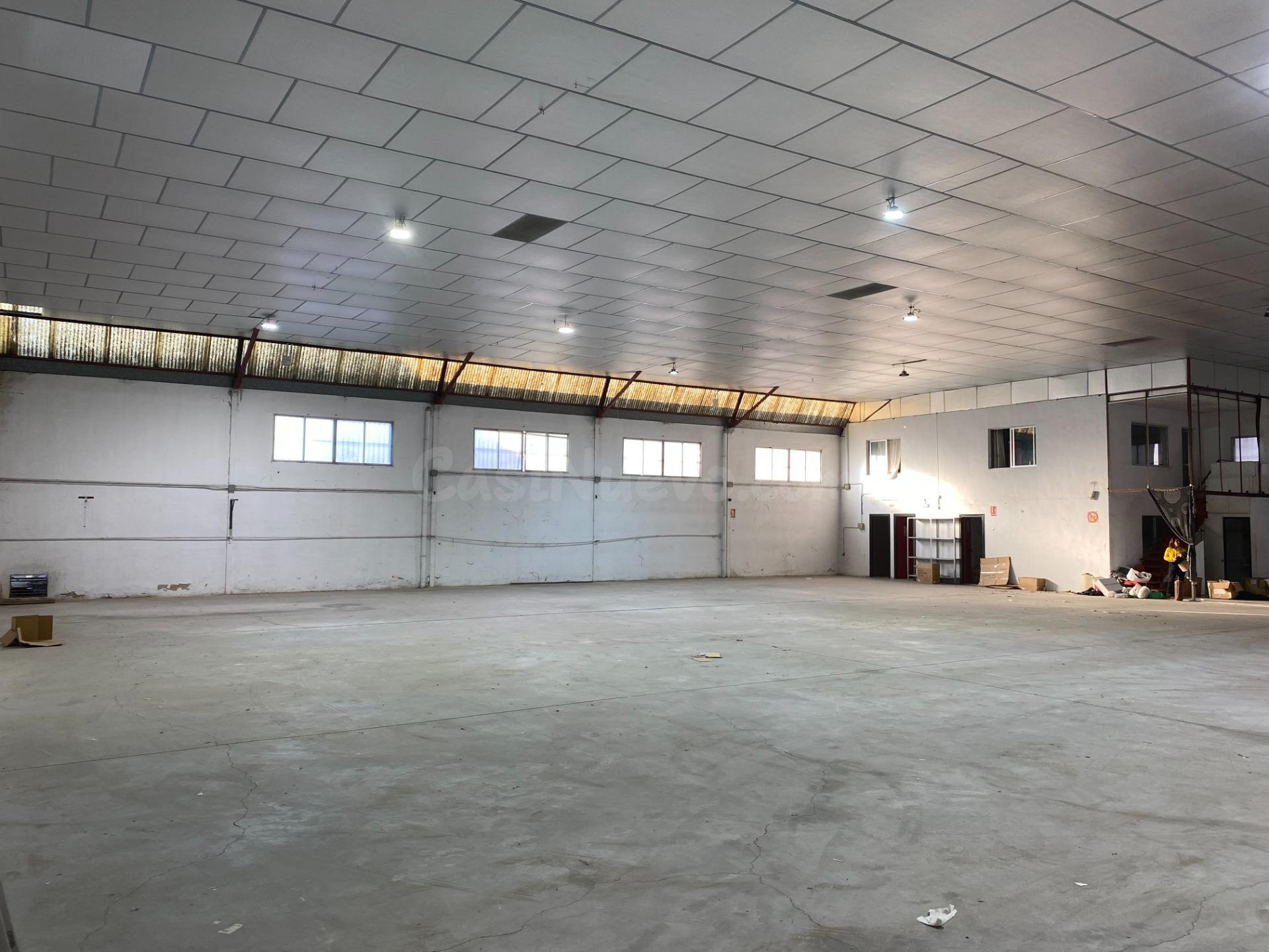AMPLIA  NAVE  INDUSTRIAL EN  EN VENTA EN POLIGONO OESTE  ALCANTARILLA