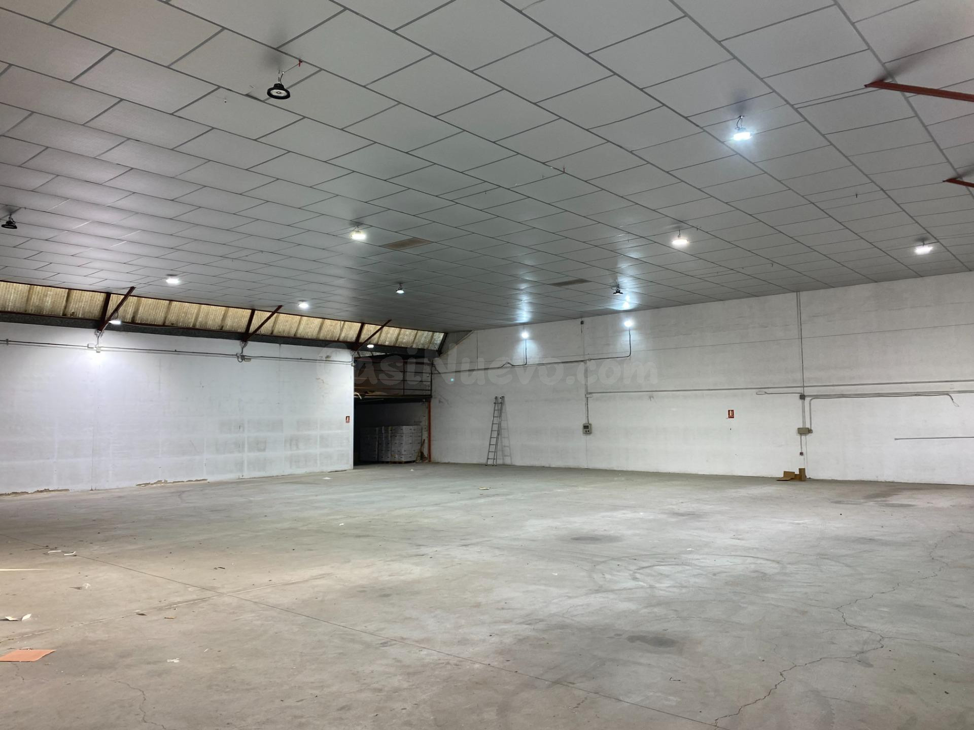 AMPLIA  NAVE  INDUSTRIAL EN  EN VENTA EN POLIGONO OESTE  ALC - foto 3
