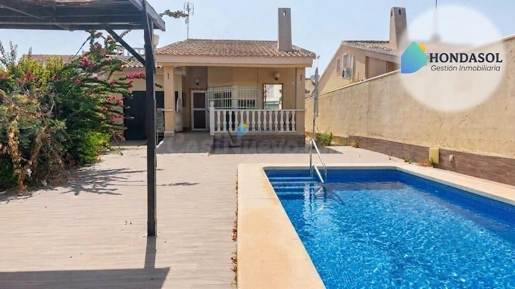 SE VENDE CHALET INDEPENDIENTE EN PLAYA HONDA
