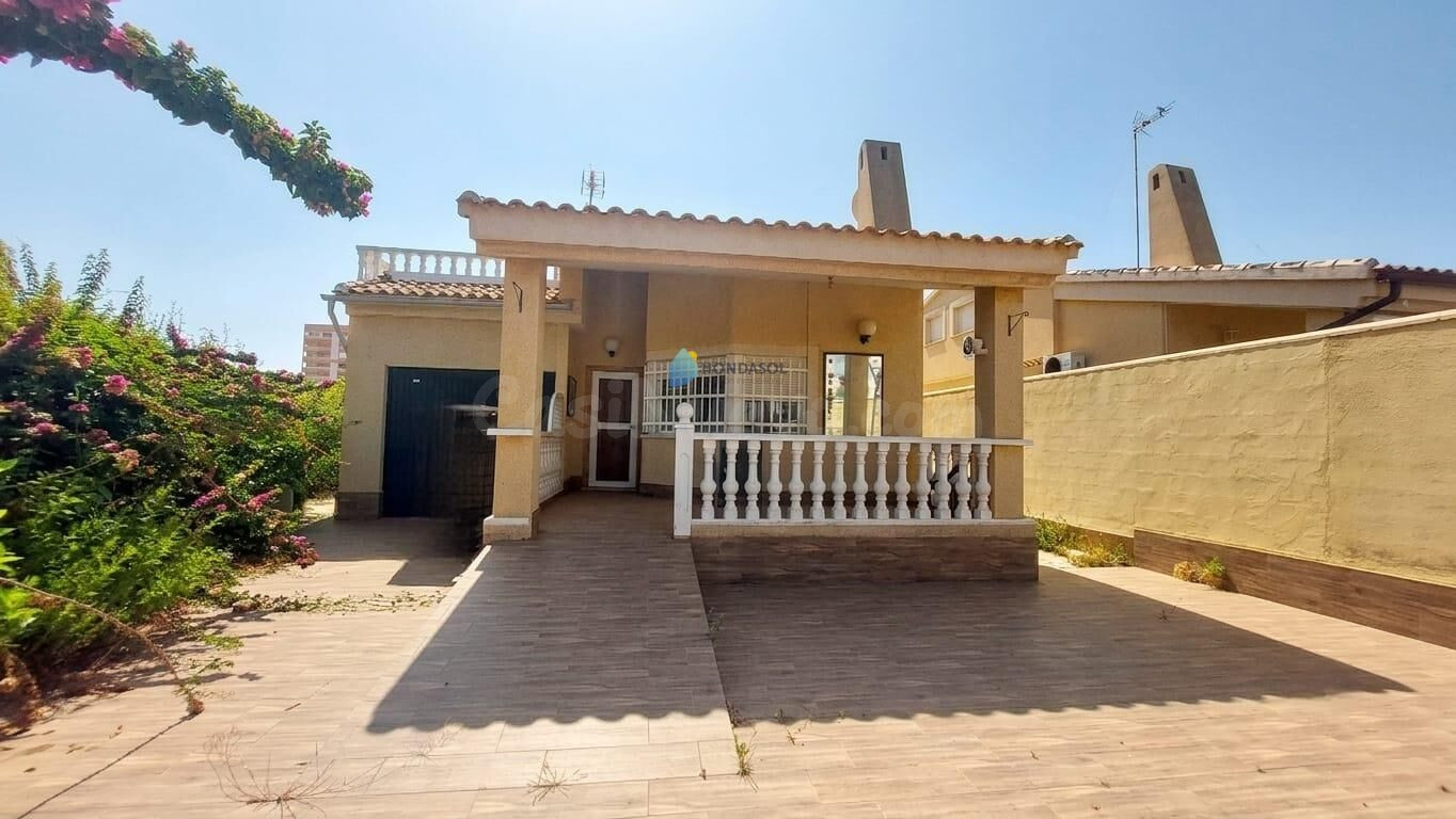 SE VENDE CHALET INDEPENDIENTE EN PLAYA HONDA - foto 2