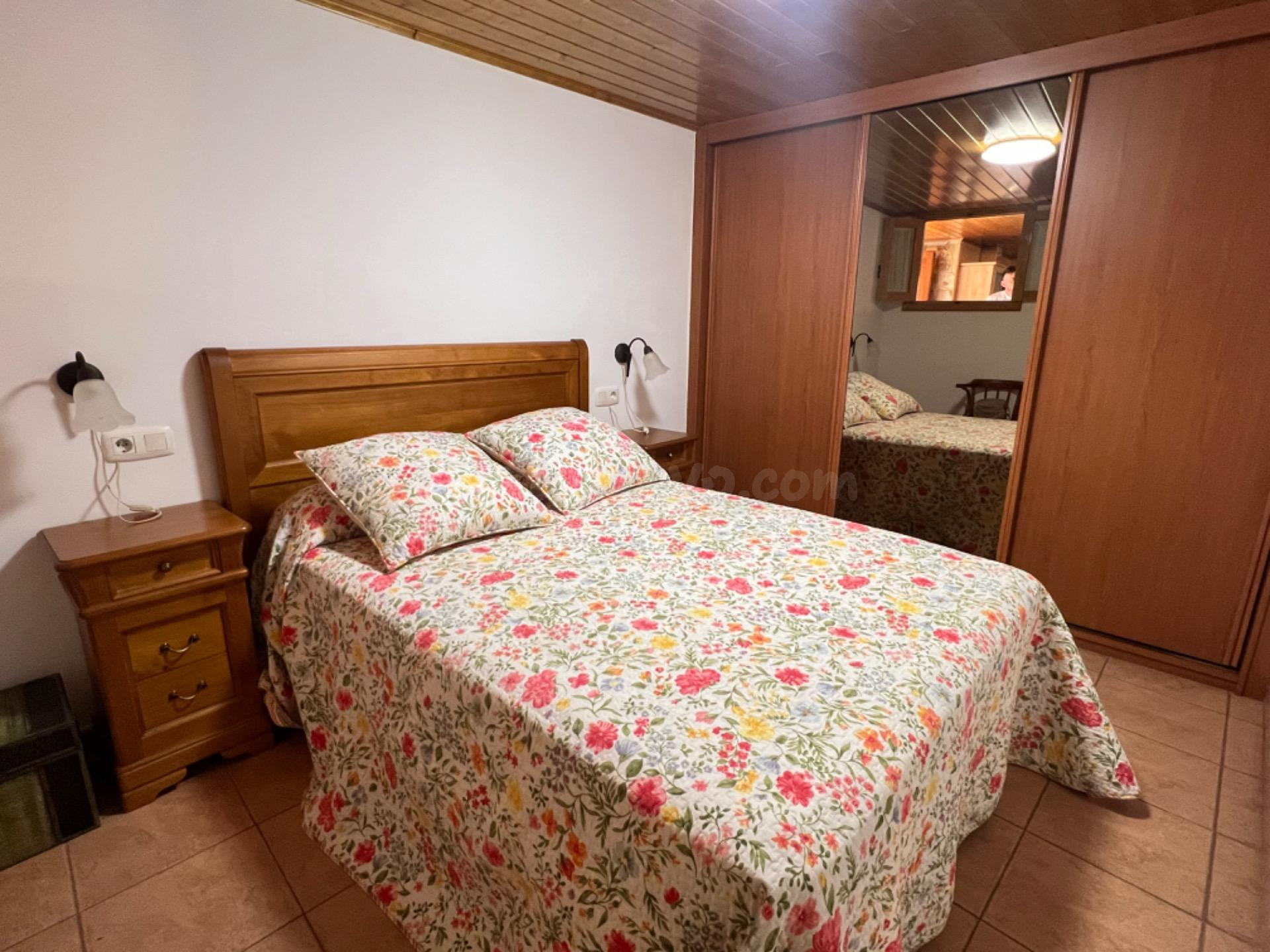 CASA DE PIEDRA REFORMADA EN VILARDEVÓS