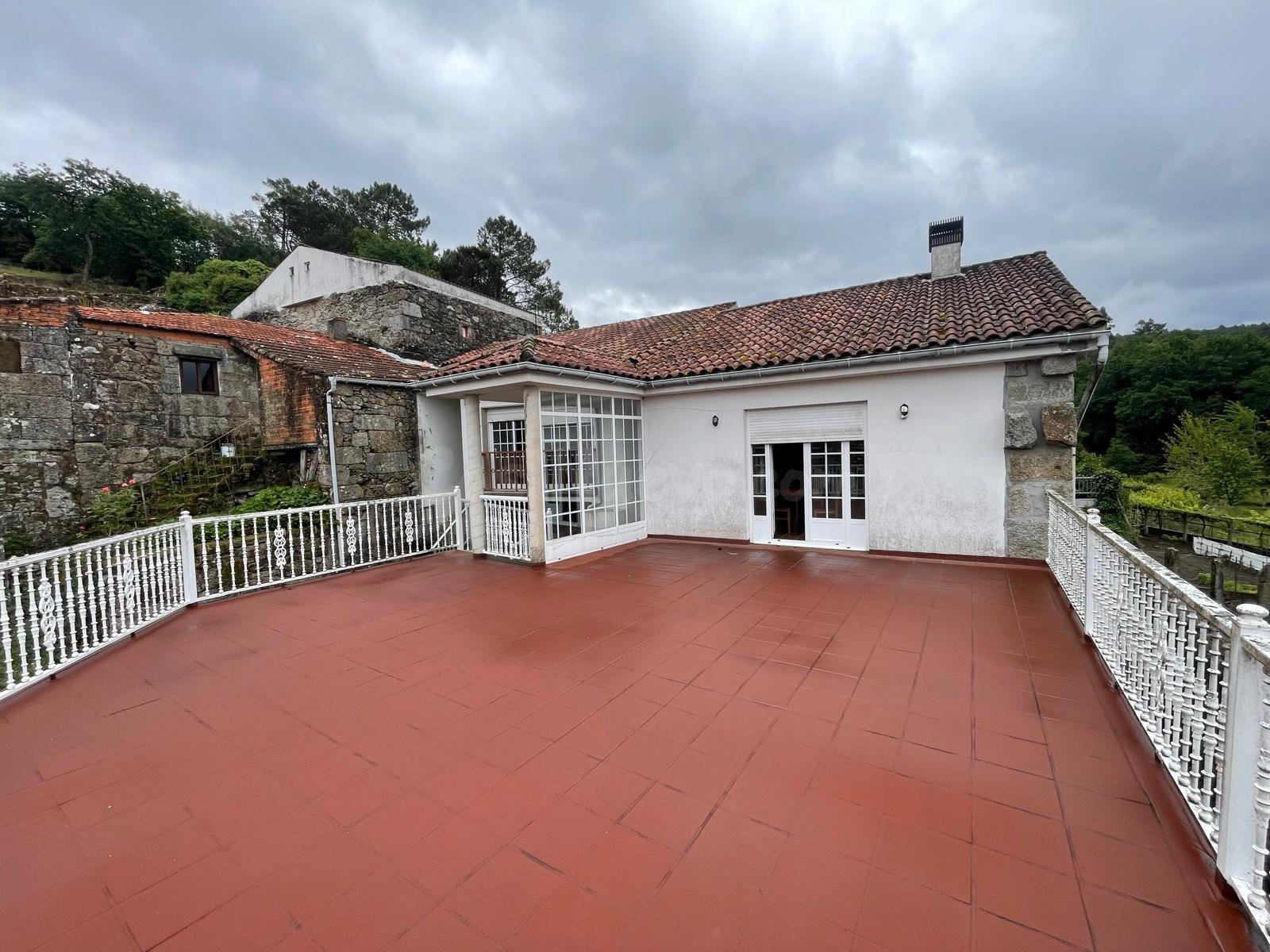 SE VENDE CASA EN RIBADAVIA (OURENSE)