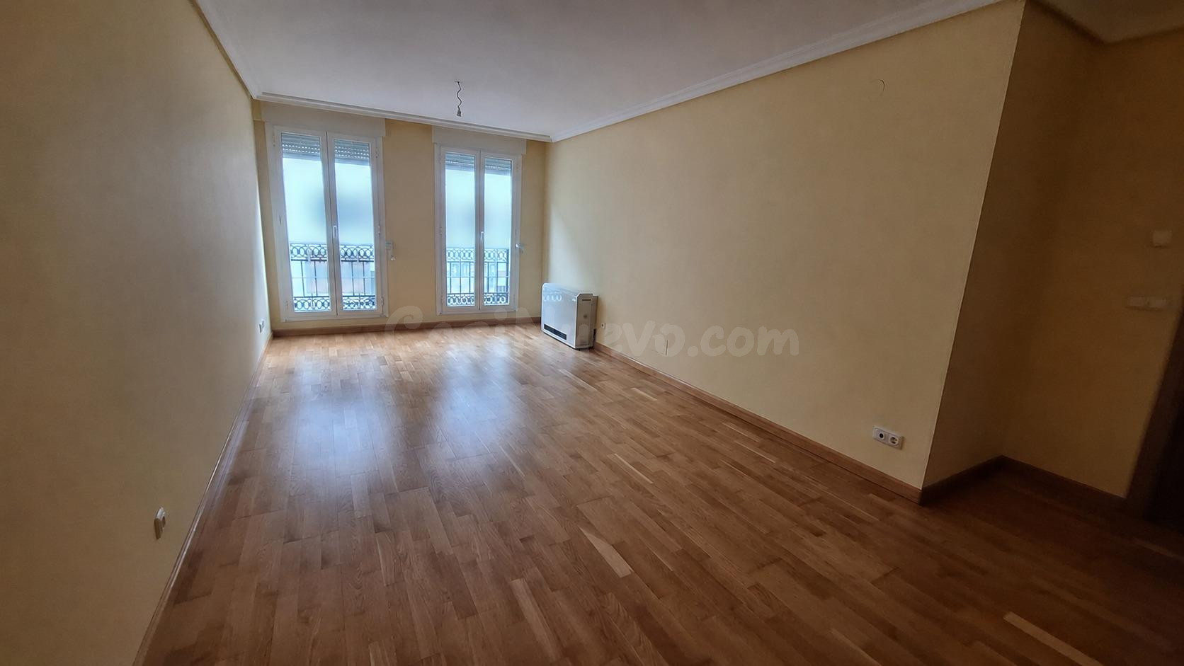 ✨ **VIVIENDA ÚNICA EN PLENO CENTRO DE PONFERRADA-ZONA CAMINO DE SANTIAGO: AMPLITUD, CALIDAD Y UBICACIÓN PRIVILEGIADA** ✨
