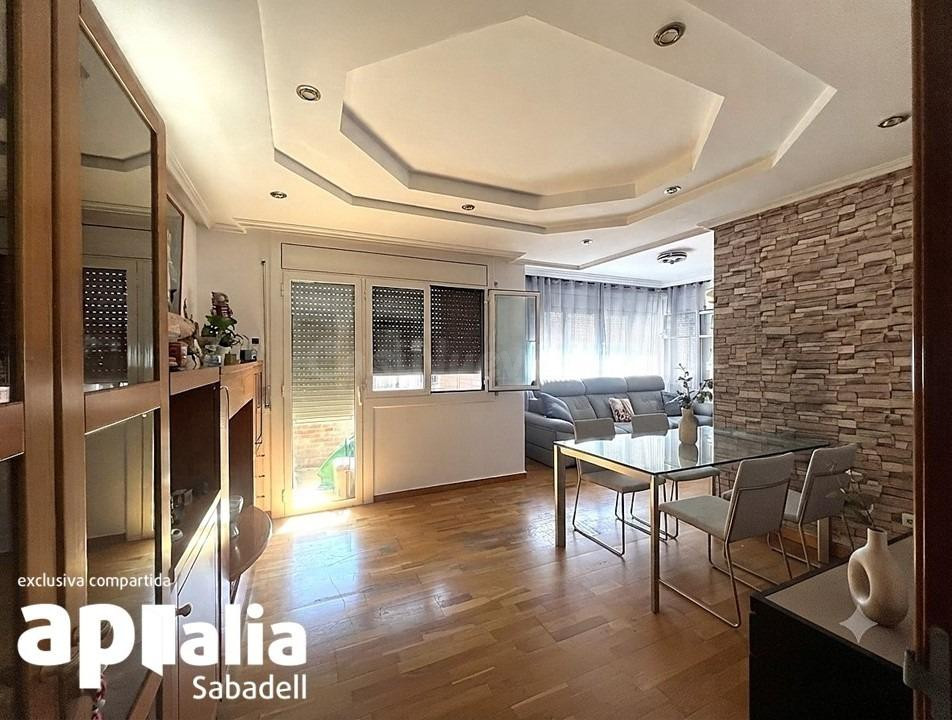 PISO DE 4 habitaciones EN PLENO CENTRO