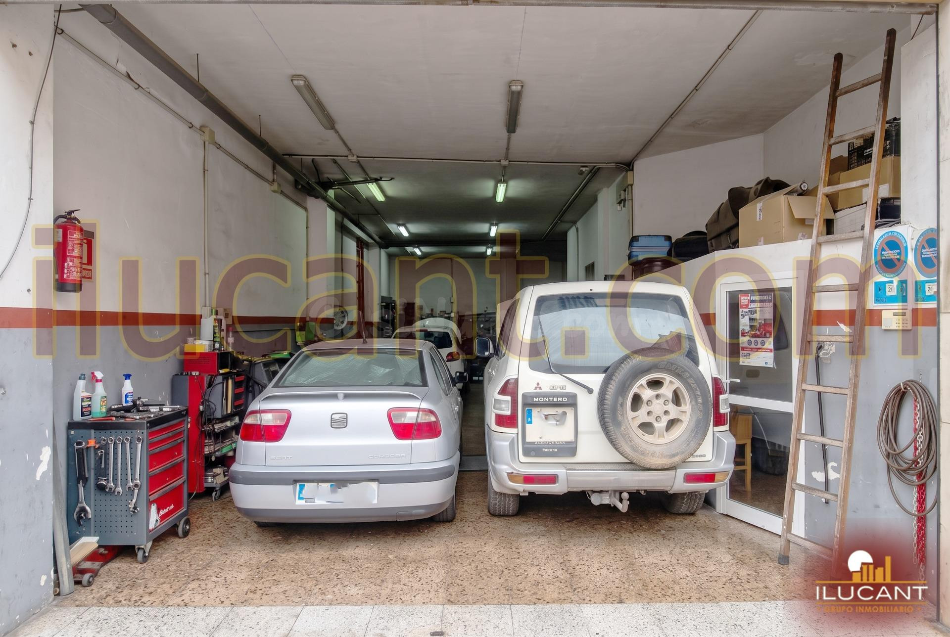 SE VENDE EN LOS ANGELES TALLER MECANICO EN FUNCIONAMIENTO CON MAS DE 30 AÑOS DE ACTIVIDAD