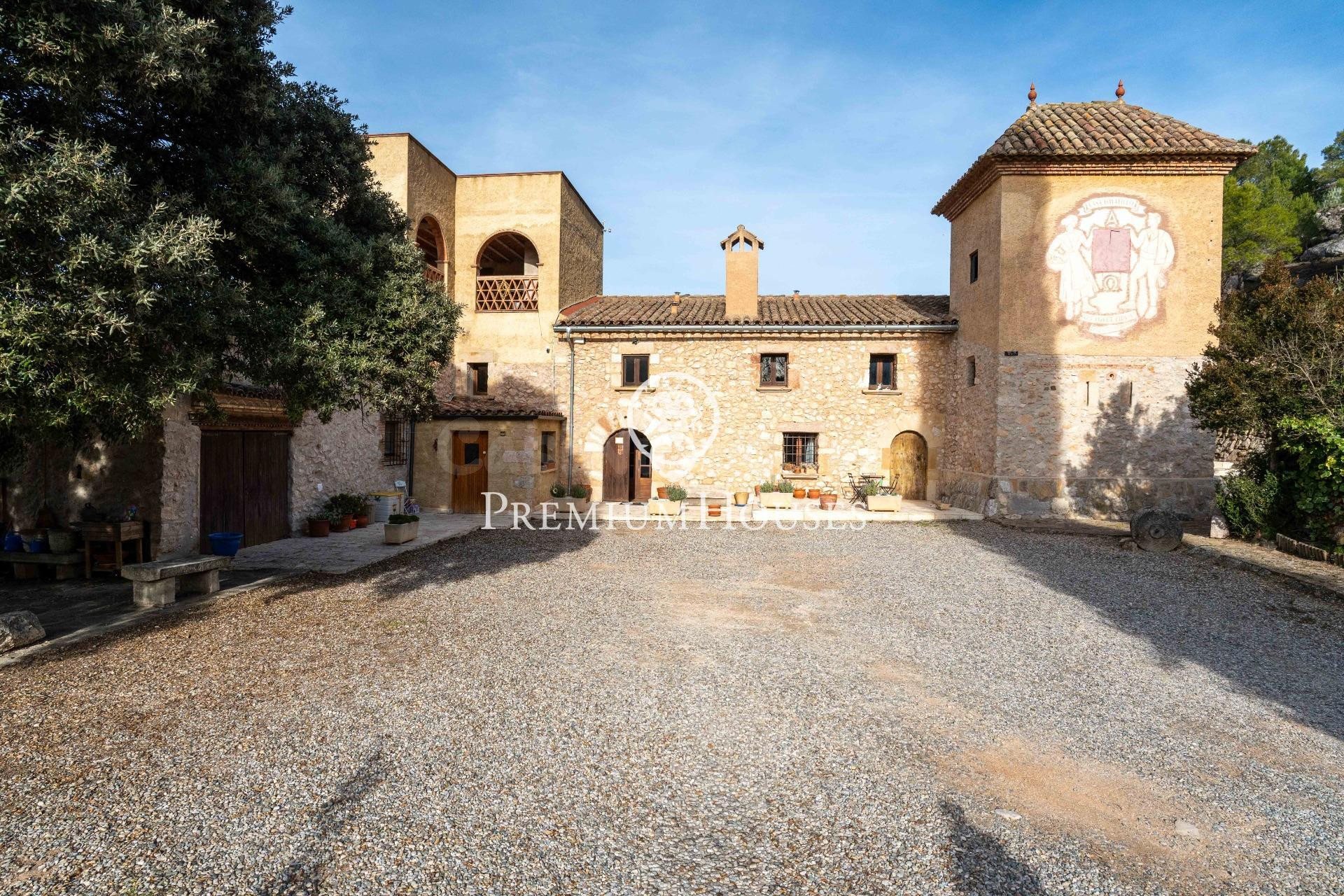 Finca rústica con piscina en Prenafeta
