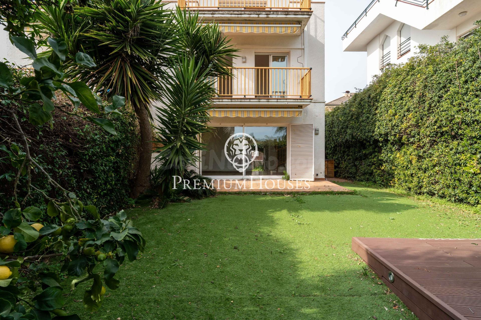 Pareado con vistas despejadas y jardín en el Vinyet
