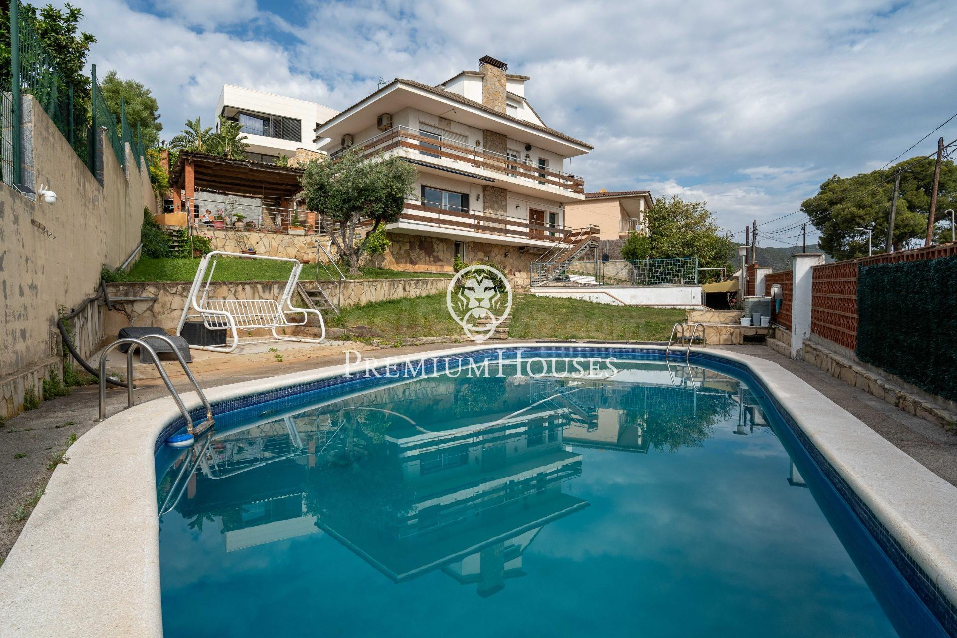 Casa independiente con vistas despejadas en Montmar