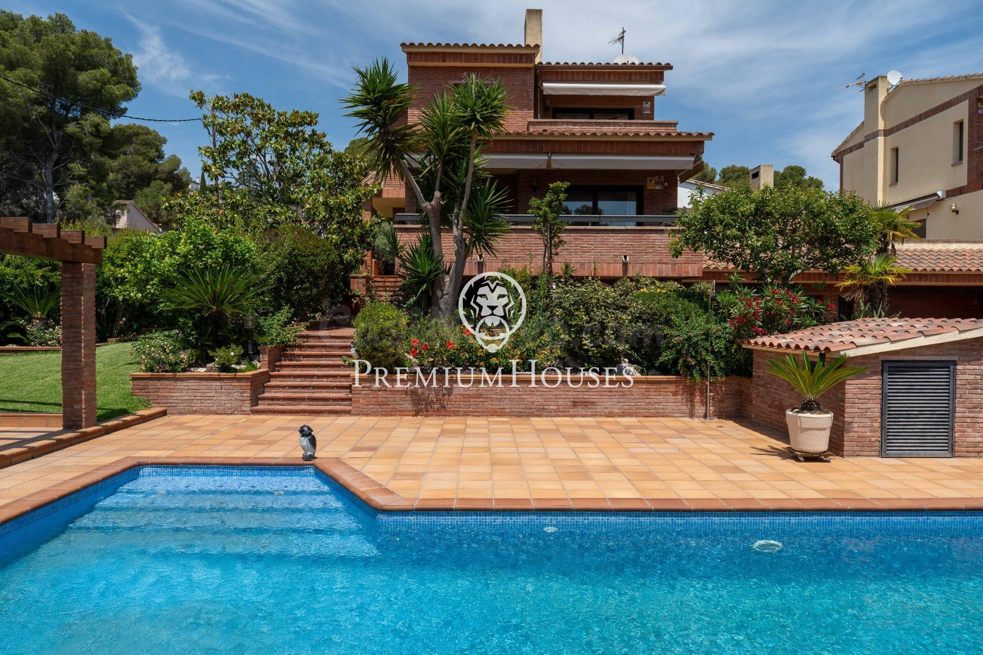 Casa con piscina y jardín en Segur de Calafell