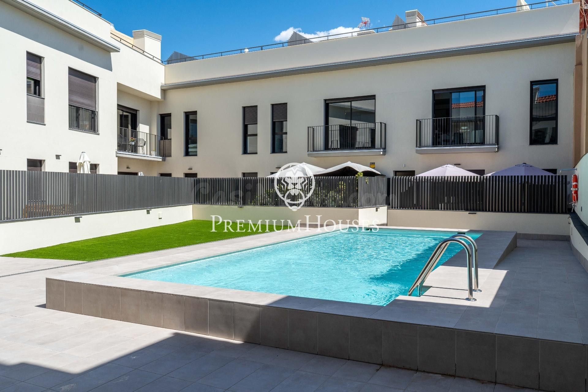 Ático dúplex de reciente construcción en la emblemática Plaça de la Vila