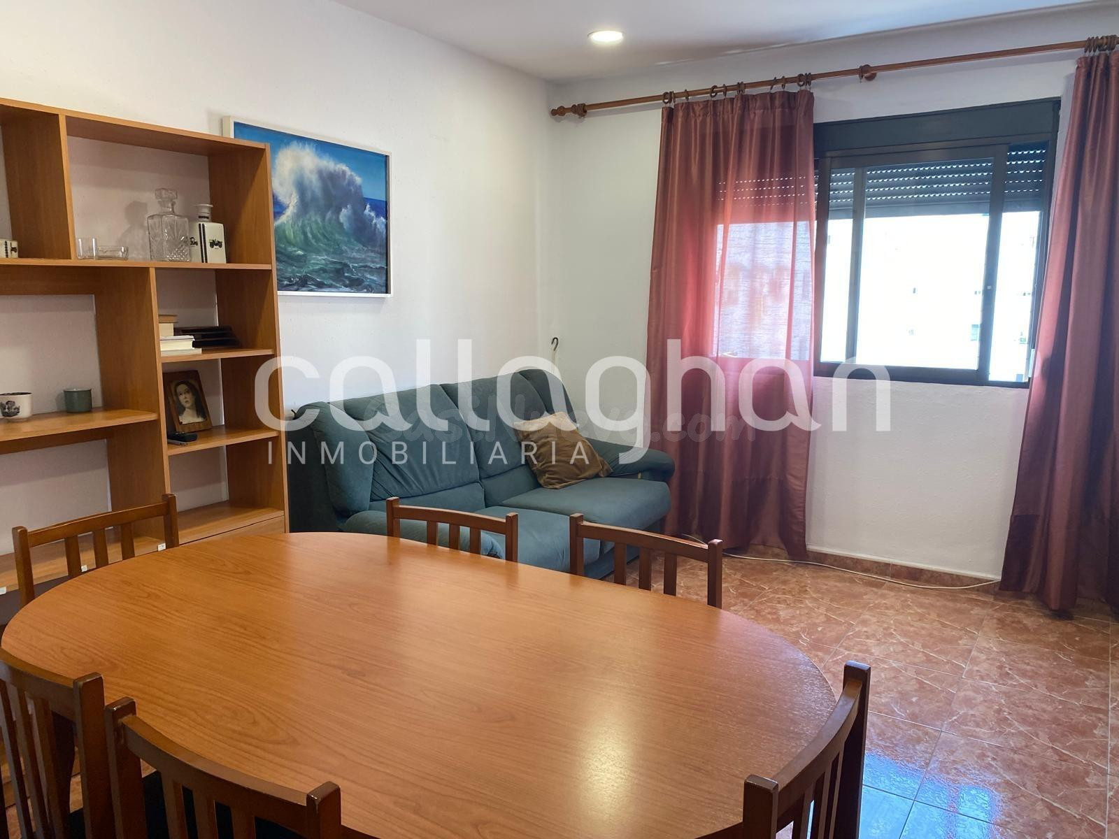 Estupenda vivienda de 72m2, se ubica en Blasco Ibáñez, junto a las universidades, muy bien comunicada.