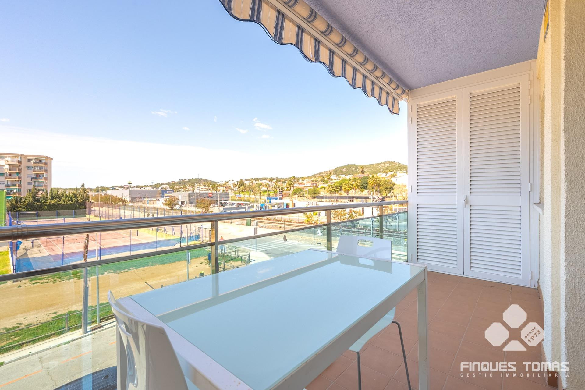 Piso moderno con terraza en Segur de Calafell