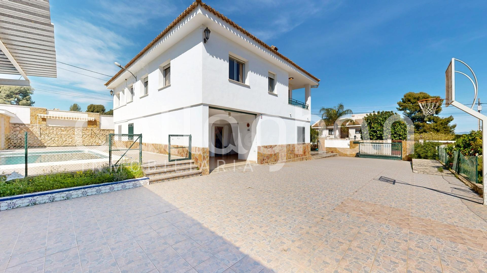 Casa o chalet independiente en Avenida del Rio Turia, Cumbres de Calicanto - Santo Domingo, Chiva