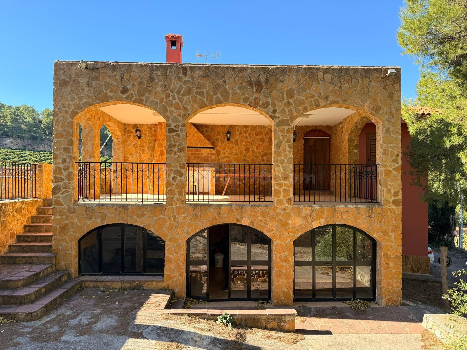MAGNIFICO  CHALET INDEPENDIENTE CON FINCA DE NARANJOS EN PLENA PRODUCCION