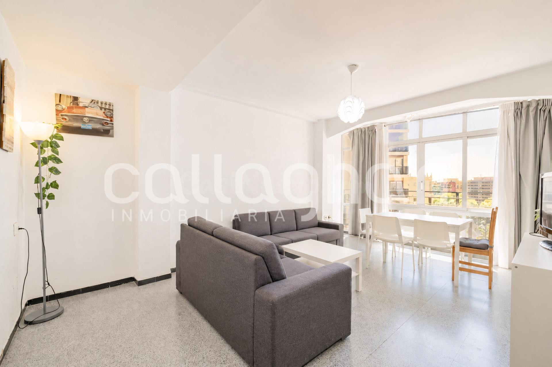 AMPLIA VIVIENDA DE 4 DORMITORIOS JUNTO A LAS UNIVERSIDADES DE VALENCIA