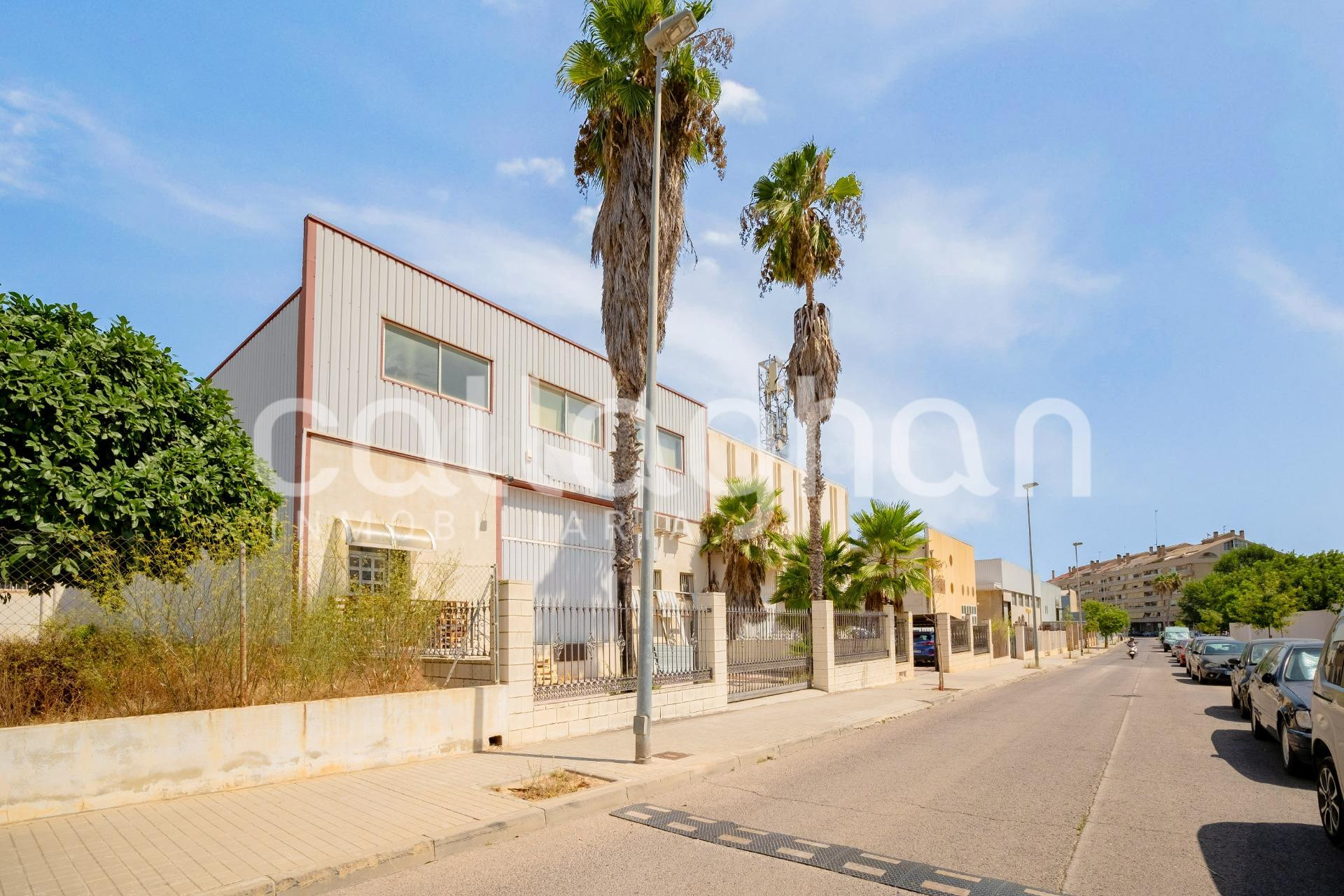 Nave industrial y comercia en RENTABILIDAD