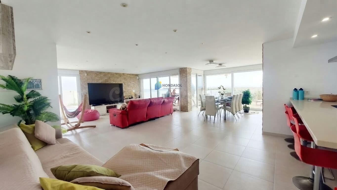 Se vende espectacular Chalet zona Plaza Bohemia en La Manga  - foto 3