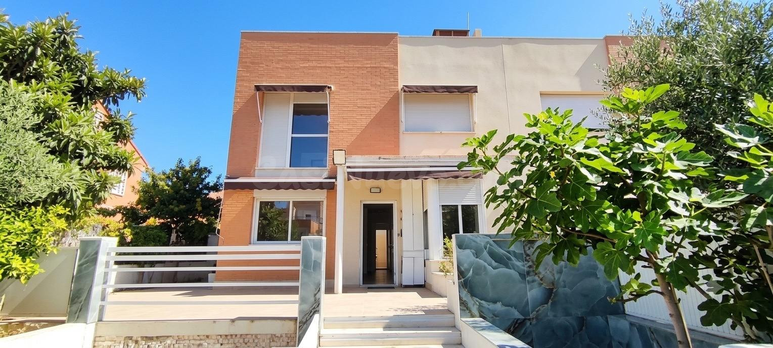 Pareado 7 habitaciones 273m² en venta - Casco Histórico