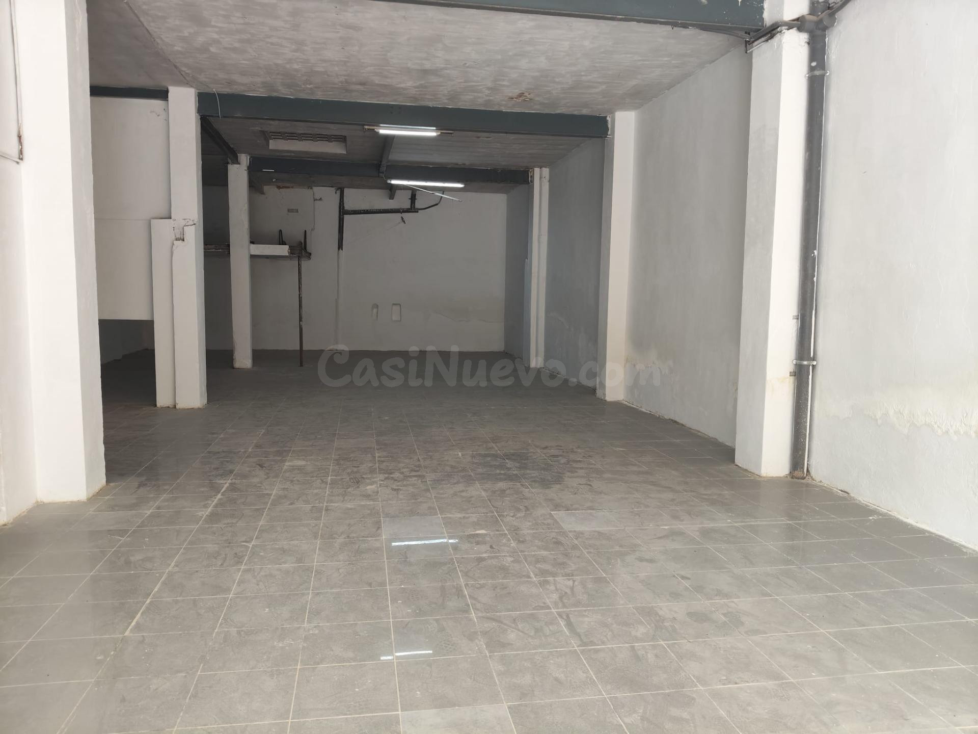 Amplio local comercial en alquiler en Catarroja – Zona carretera Principal