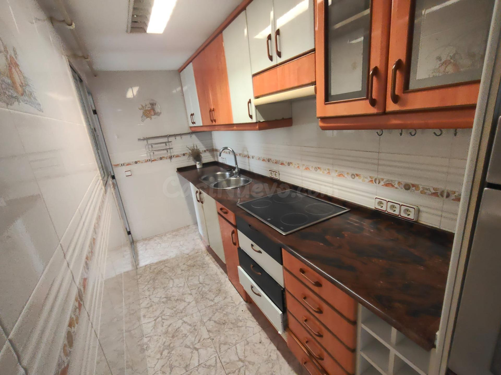 PISO AMPLIO CON ASCENSOR EN UNA DE LAS MEJORES ZONAS DE BENETÚSSER