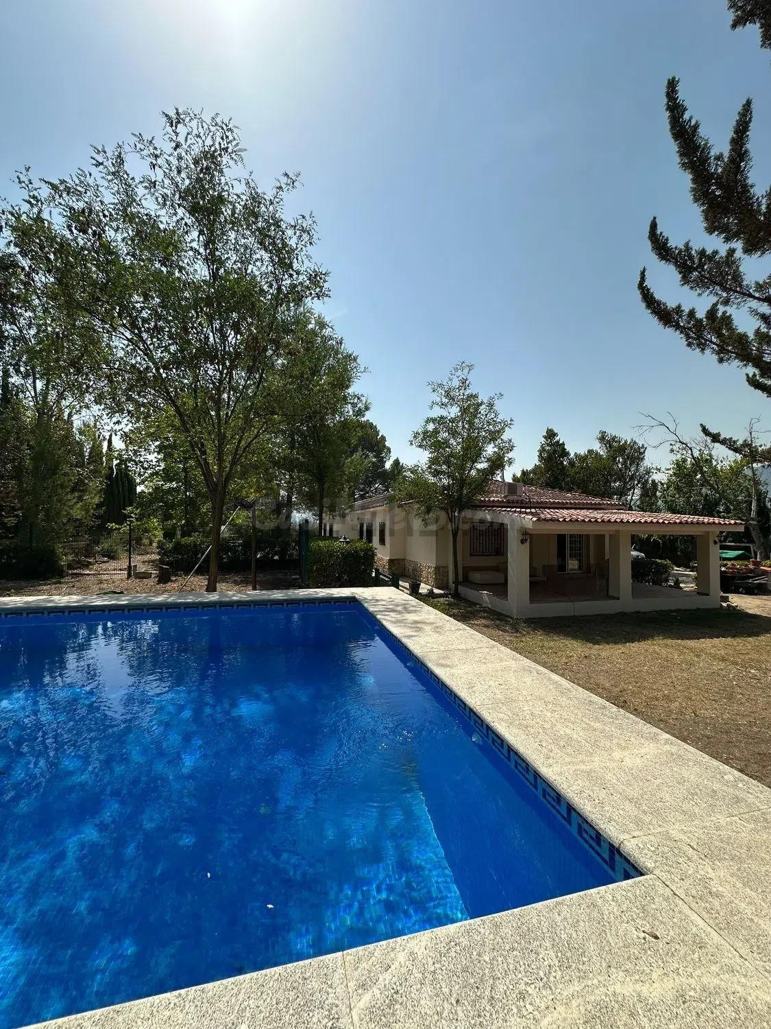 VENTA MAGNIFICO CHALET MURO DE ALCOY-Zona Pinaret-La Plana