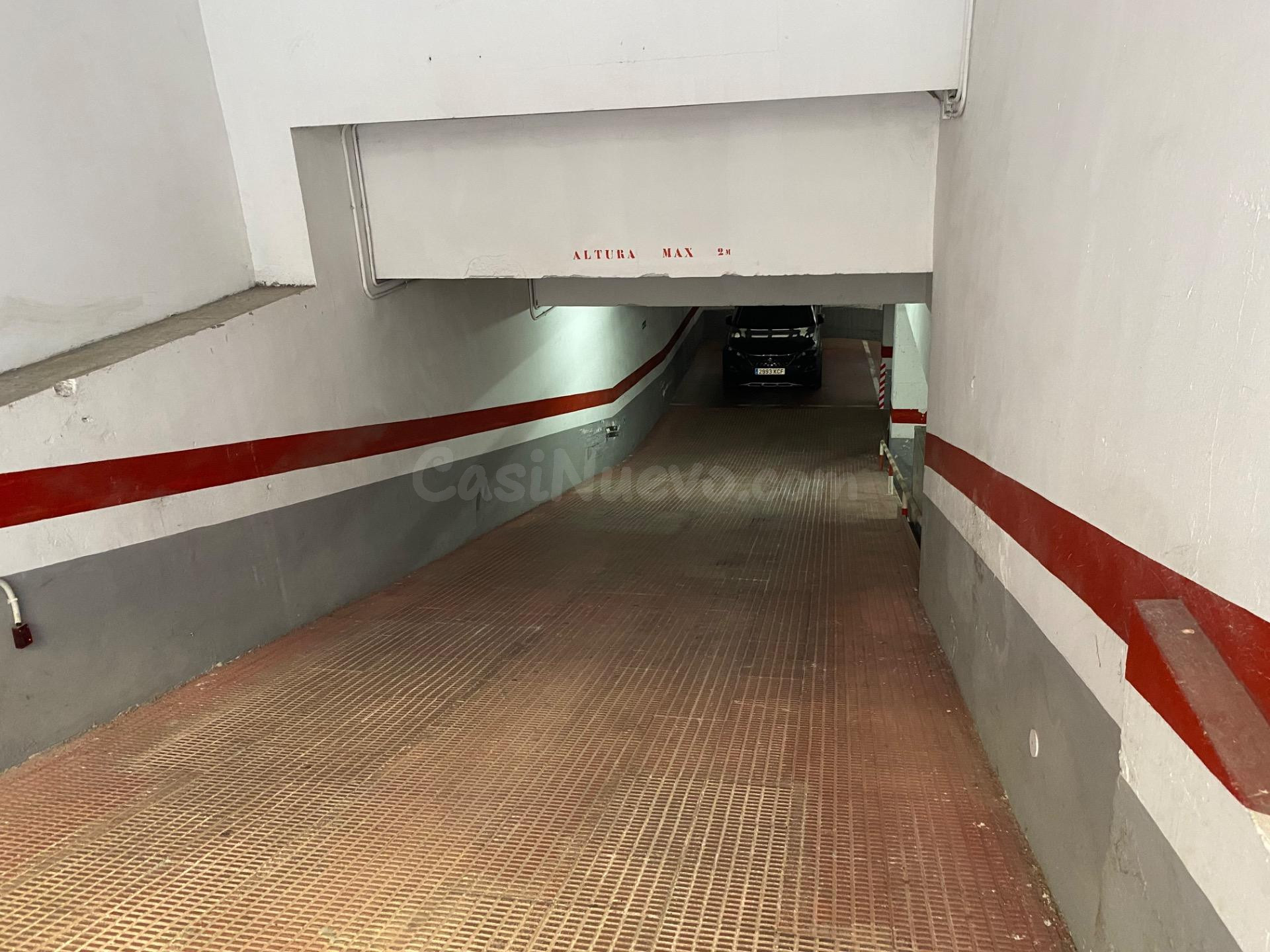 PLAZAS DE COCHE O MOTO EN GARAJE CERVANTES EN VENTA Y ALQUILER