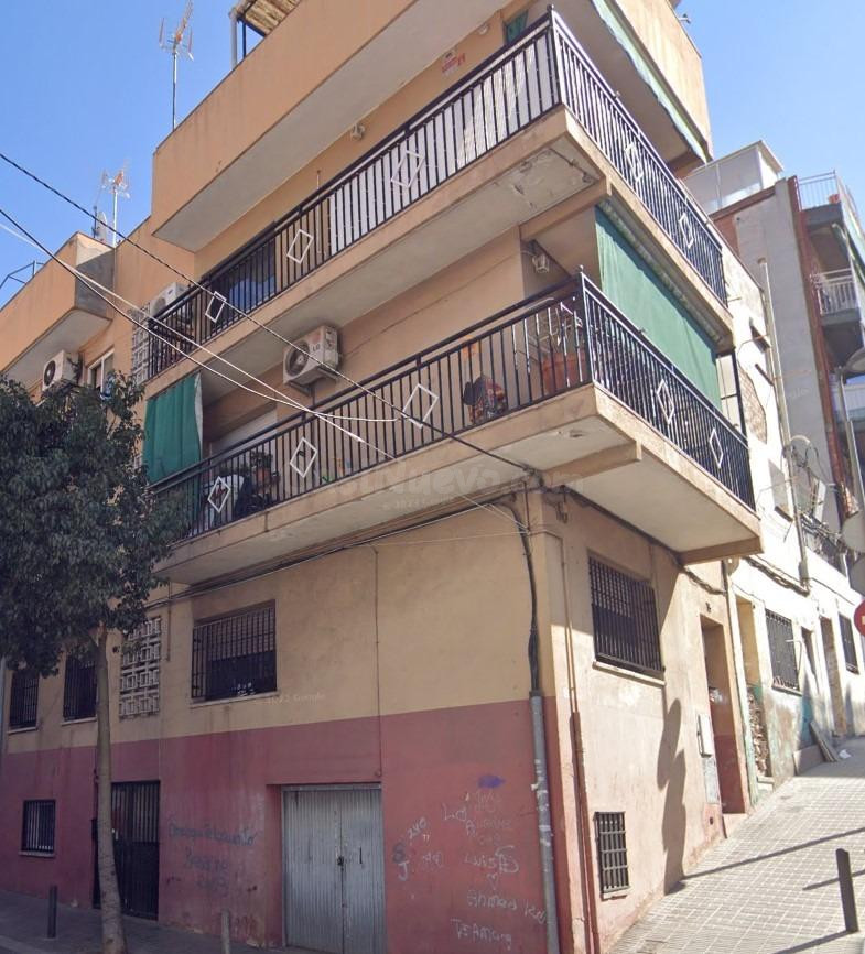 Venta de Local en Calle Mozart Nº 75 Badalona (Barcelona)