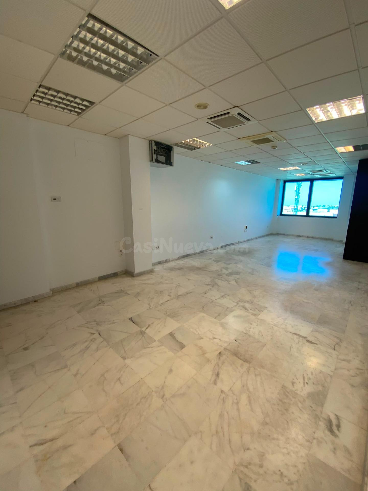 SE ALQUILA MAGNÍFICA OFICINA EN EDIF. METROPOL 3 (PISA) MAIRENA DEL ALJARAFE .