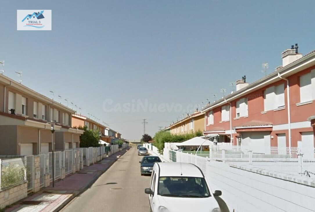 Venta casa adosada en Medina de Rioseco (Valladolid)