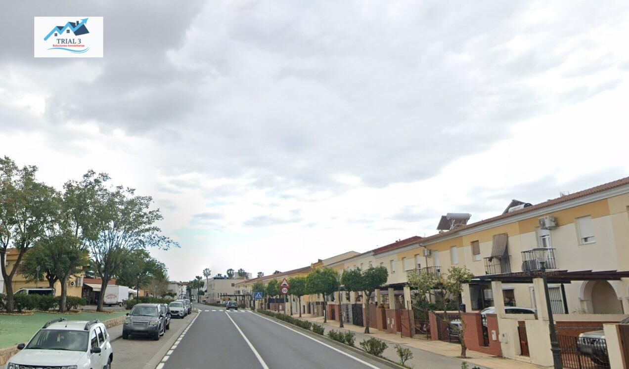 Venta casa en San Bartolomé de la Torre (Huelva) - foto 2