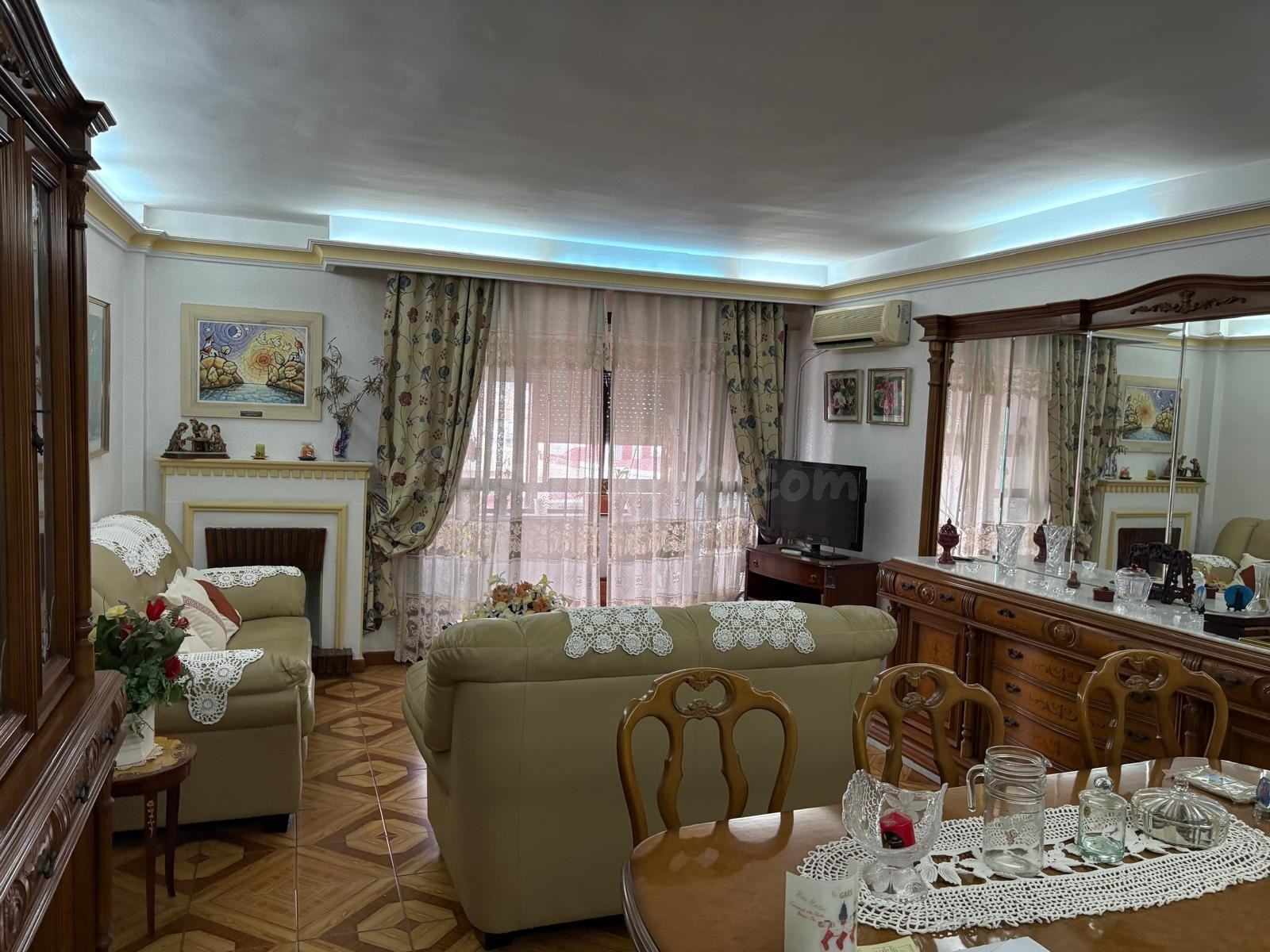 Amplia vivienda con terraza en pleno centro de Algeciras, a un paso de Plaza Alta ✨
