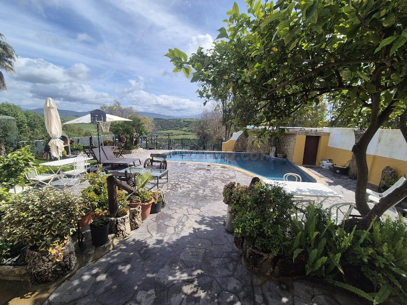 Exclusivo complejo turístico con 6 apartamentos totalmente equipados en Jimena de la Frontera
