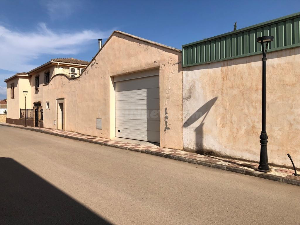 NAVE INDUSTRIAL A LA VENTA EN TOCON - ILLORA (GRANADA)