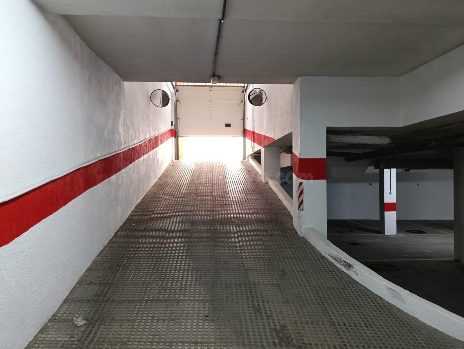 INVERSIÓN SEGURA DE 9 PLAZAS DE GARAJE EN ZONA AV. HISPANIDAD DE SANTA FE