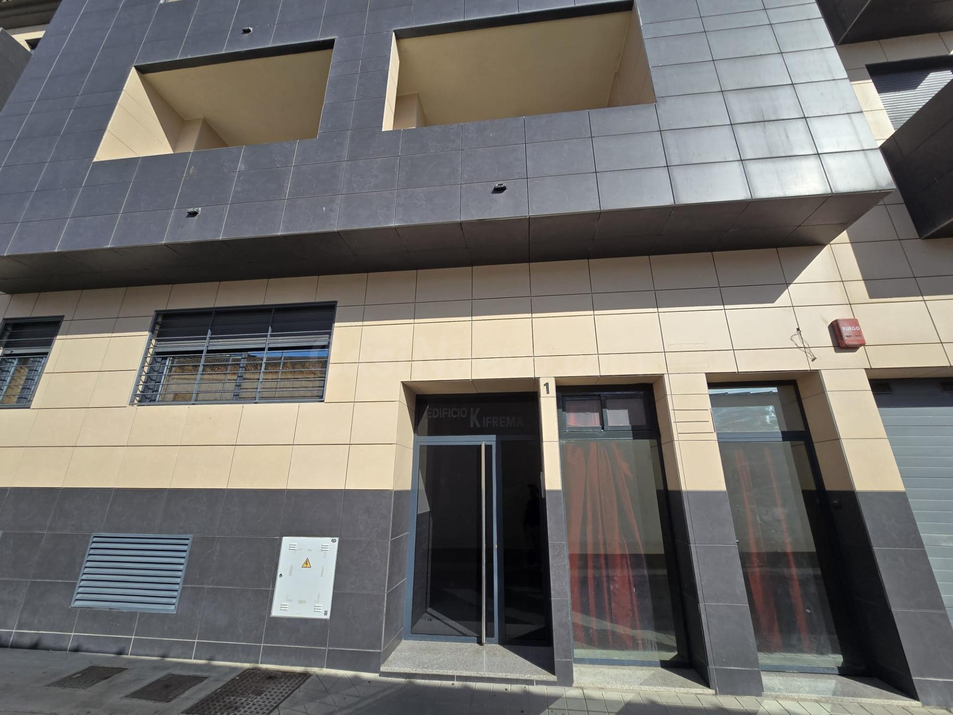 PISO A LA VENTA EN FUENTE VAQUEROS (GRANADA)